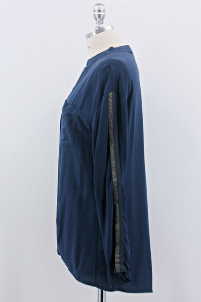 Bluse mit Silberstreifen, dunkelblau