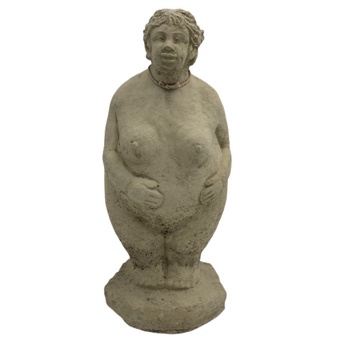 Beton Figur "Dicke Dame I" frostsicher