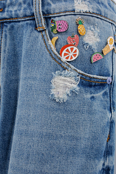 Jeans "Famous" mit Pins